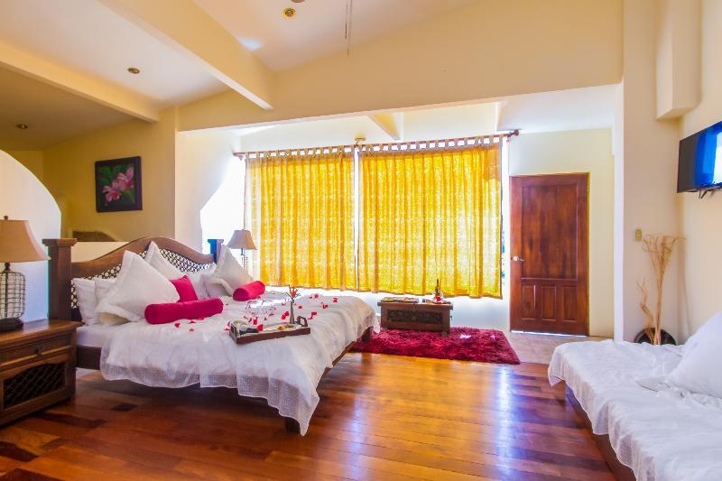 Issimo Suites Boutique Hotel & Spa - Adults Only 曼努埃尔安东尼奥 外观 照片