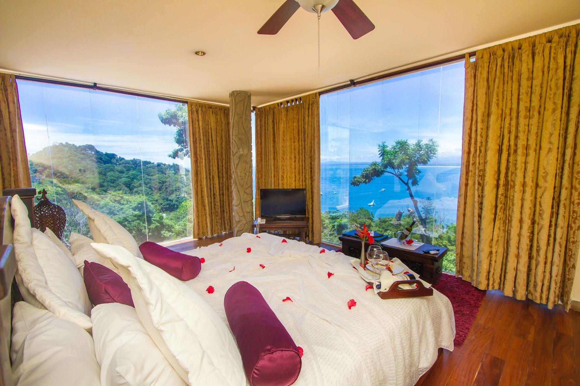 Issimo Suites Boutique Hotel & Spa - Adults Only 曼努埃尔安东尼奥 外观 照片