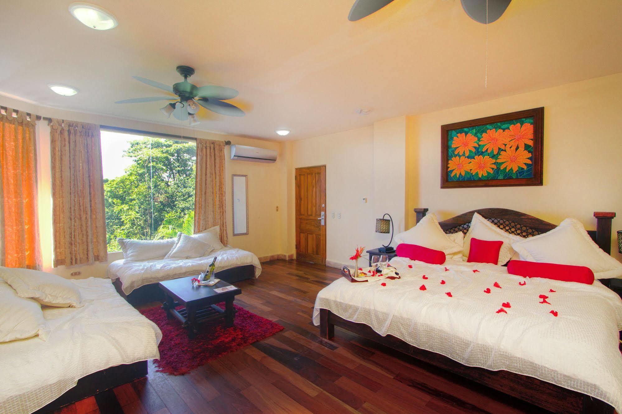 Issimo Suites Boutique Hotel & Spa - Adults Only 曼努埃尔安东尼奥 外观 照片