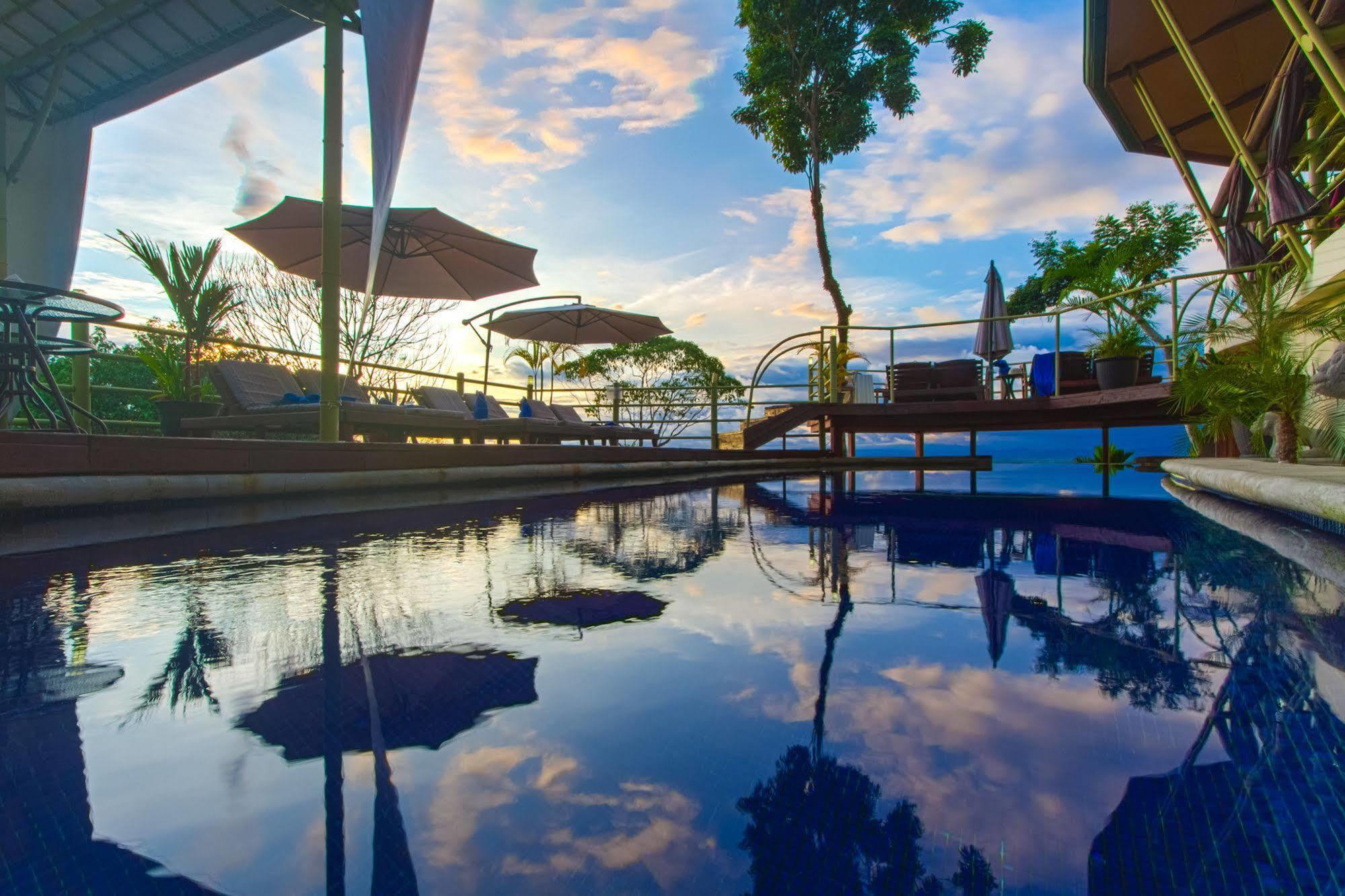 Issimo Suites Boutique Hotel & Spa - Adults Only 曼努埃尔安东尼奥 外观 照片