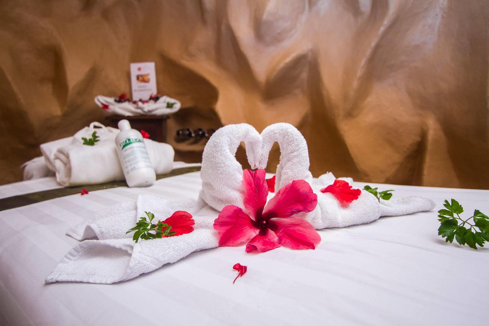 Issimo Suites Boutique Hotel & Spa - Adults Only 曼努埃尔安东尼奥 外观 照片